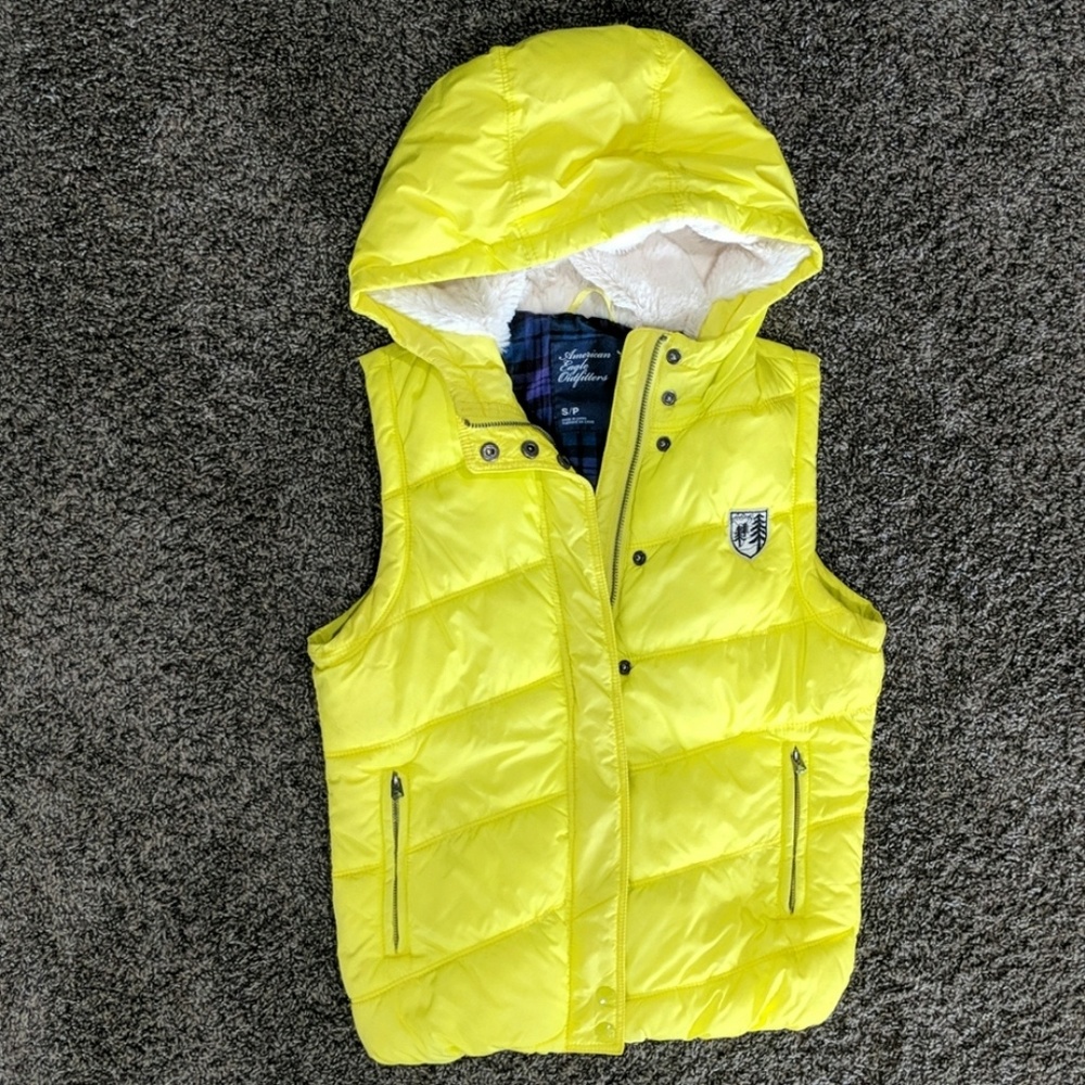 Neon yellow American Eagle puffer vest